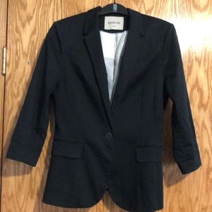Black 3/4 sleeve single button blazer